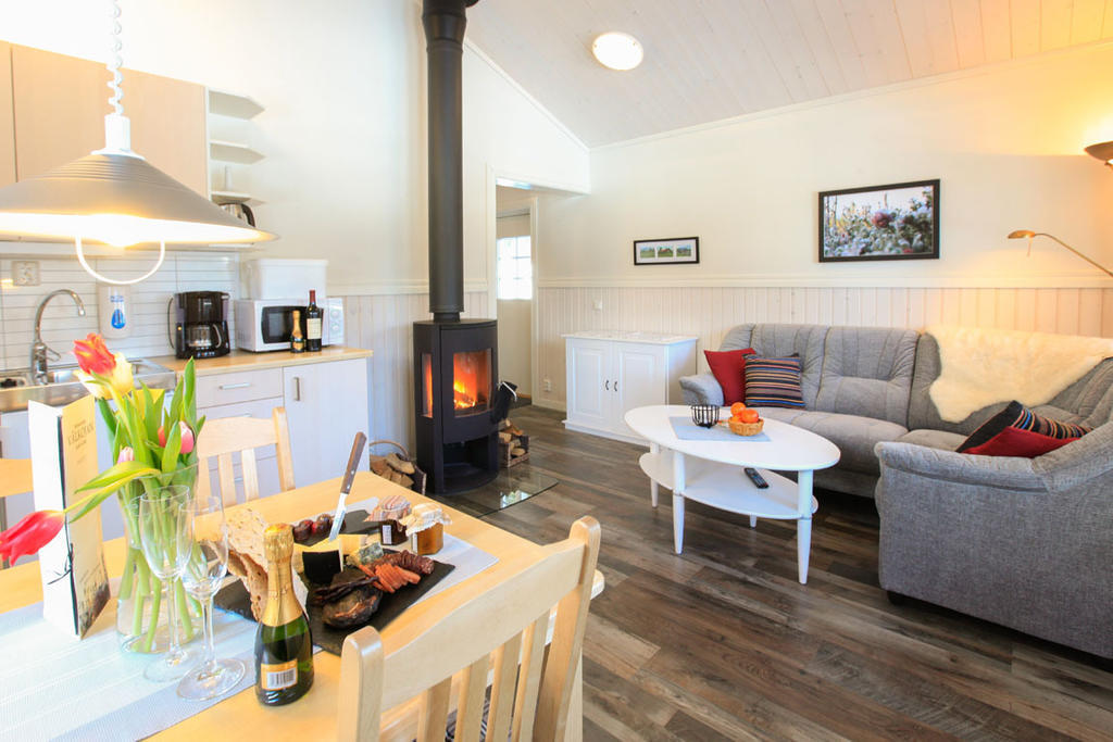 Valkojan Naturby - Timber Cottages แวมดาเลน ภายนอก รูปภาพ